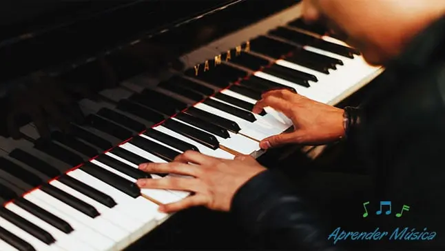 TOP 13 Melhores Cursos de Piano Online de 2023